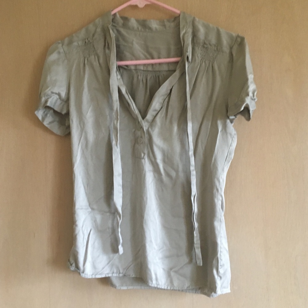 100% silk Alberta Ferretti dove gray blouse short sleeve XS, US 4 IT 38